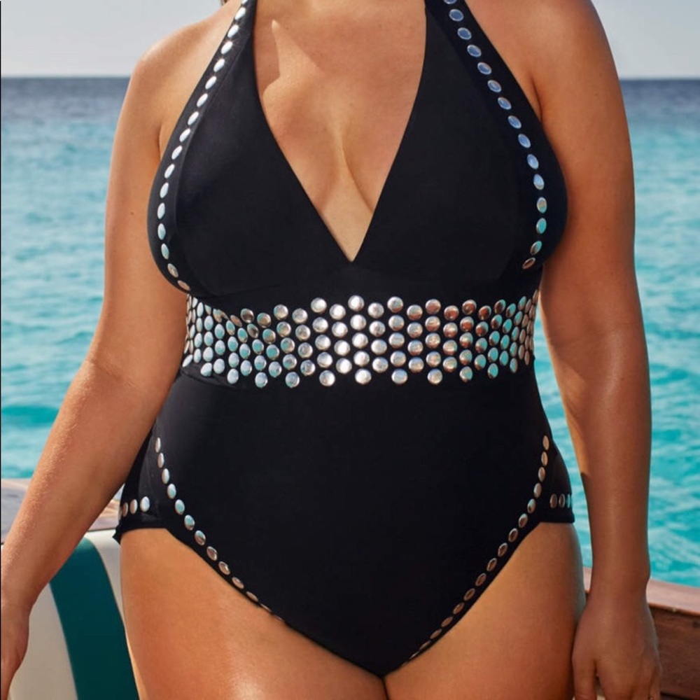 One piece swimsuit 18 runs small. Fits 14/16